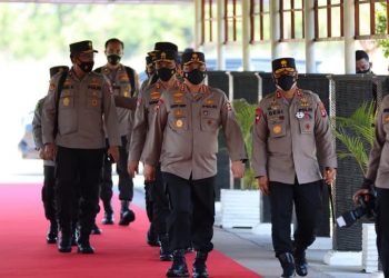 Kapolda Kalteng Sambut Kedatangan Wakapolri di Bandara Tjilik Riwut Palangka Raya