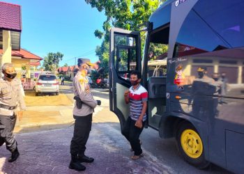 Polres Seruyan Antar Jemput Lansia Untuk Pelaksanaan Vaksinasi