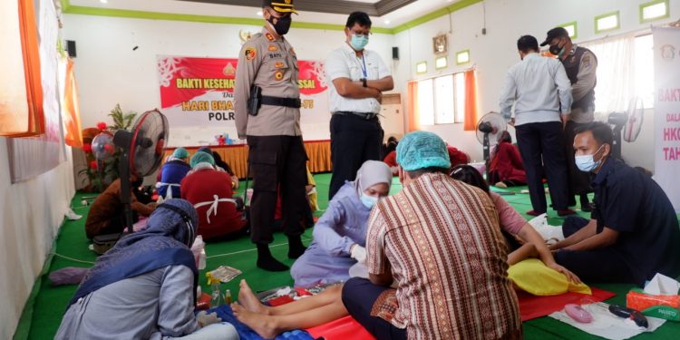 Khitanan Massal dalam Rangka Hari Bhayangkara ke-75 Polres Seruyan