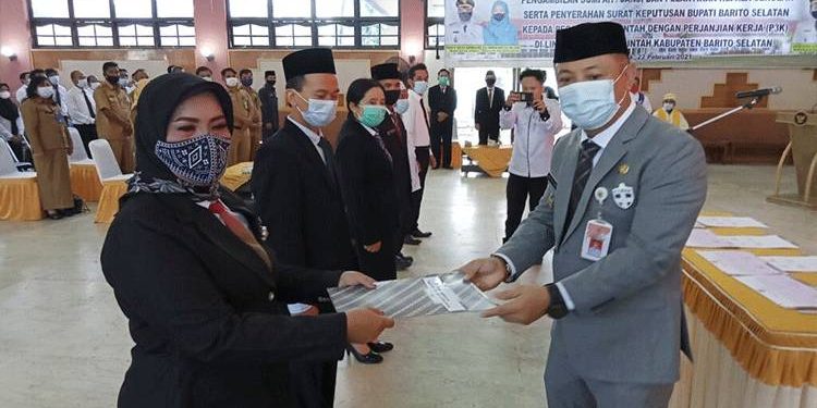 42 Kepala Sekolah Resmi Dilantik dan 28 PPPK Terima SK Dari Bupati Barsel