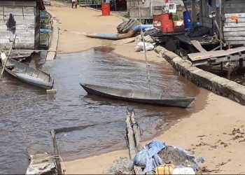 Proyek Siring Jalan Desa Sungai Mitak Dianggap Gagal Konstruksi