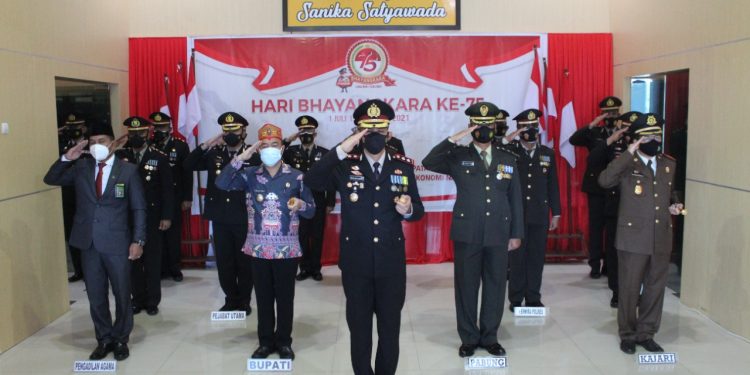 Polres Seruyan Gelar Upacara Hari Bhayangkara ke 75 Secara Virtual