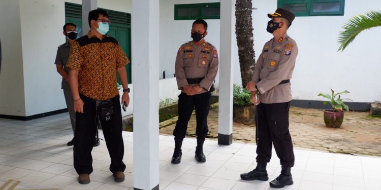 Kapolres Seruyan Cek Ketersediaan Kamar Isoman di RSUD Kuala Pembuang