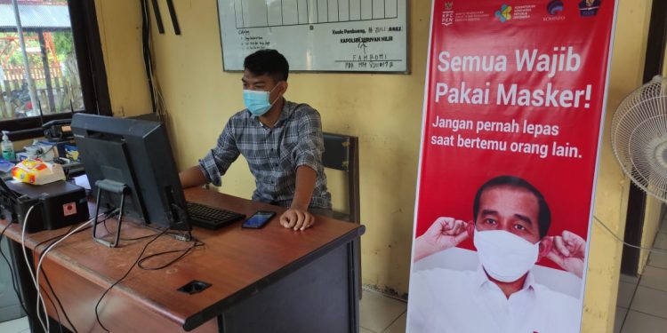 Cegah Corona, Polsek Seruyan Hilir Pasang Spanduk ‘Semua Wajib  Pakai Masker’