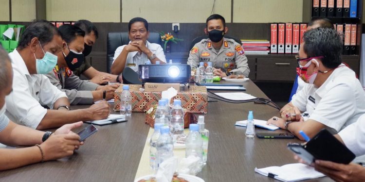 Kapolres Seruyan Pimpin Rapat Koordinasi Penanganan Covid-19