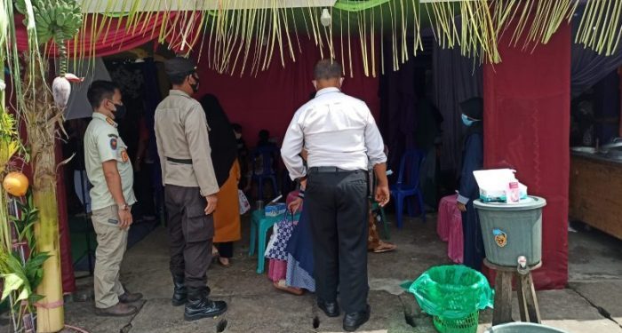Tim KRYD Polres Seruyan Bersama Satpol PP Bubarkan Pesta Pernikahan