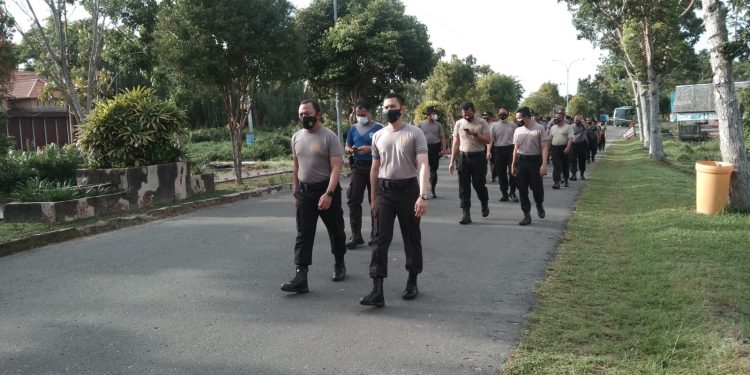 Kapolres Seruyan Pimpin Olahraga Pagi Untuk Meningkatkan Imun Personel