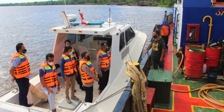 Kapolres Seruyan Lakukan Patroli Perairan di Pesisir DAS Seruyan