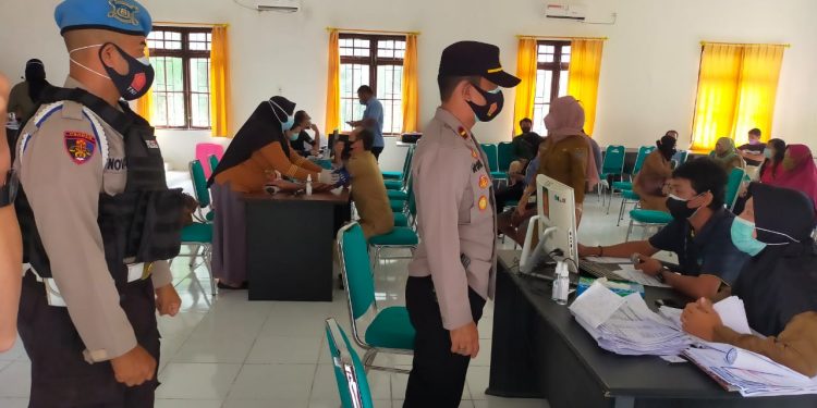 Kapolsek Seruyan Hilir Pantau Vaksinasi di Kantor Kesbangpolinmas Seruyan