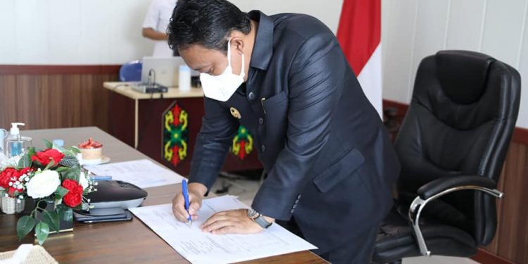 Pemprov – DPRD Kalteng Tanda Tangani Nota Kesepakatan Rancangan Awal RPJMD 2021-2026