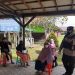 Personil Polsek Seruyan Hilir Amankan Penyaluran BST dan Awasi Prokes