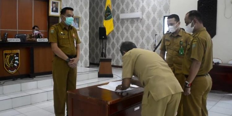 Sekda Pimpin Acara Sertijab di Lingkungan Sekretariat Daerah Pemkab Barsel