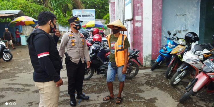 Pastikan Patuhi Prokes, Personil Polsek Seruyan Hilir Lakukan Kegiatan Yustisi