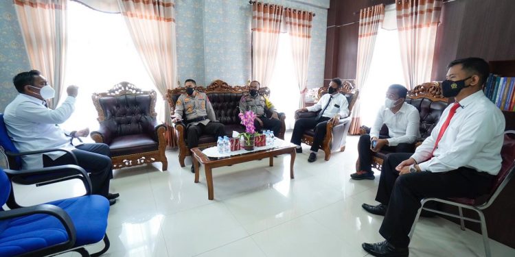 Kapolres Seruyan Silaturahmi dengan Ketua Pengadilan Negeri Sampit