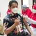 Tenaga Kesehatan RSUD dr. H. Soemarno Sosroatmodjo Kuala Kapuas Terima Vaksinasi Booster