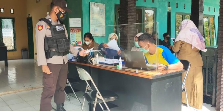 Polsek Seruyan Hilir Lakukan Pengamanan Kegiatan Vaksinasi