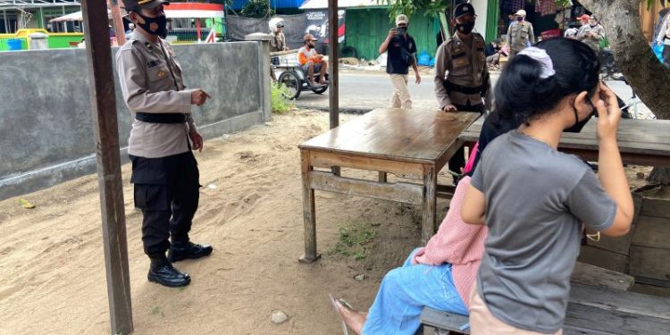 Tim Yustisi Polres Seruyan Gencar Berikan Himbauan Prokes