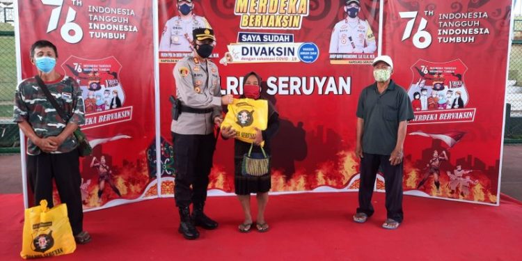 Kapolres Seruyan Pantau Vaksinasi di Tenis Indoor Kuala Pembuang