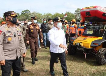 Kapolda Kalteng Bersama Gubernur Pimpin Apel Penanggulangan Banjir