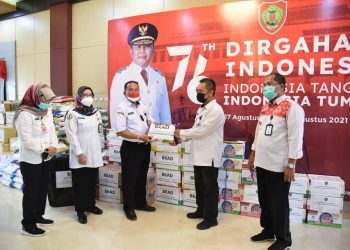 Seluruh OPD Kalteng Serahkan Bansos Bagi Korban Banjir