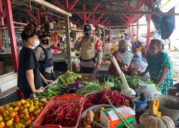Tim Yustisi Polres Seruyan Sasar Pasar Saik, Berikan Himbauan Prokes