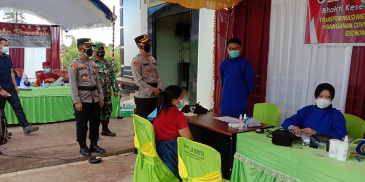 Kapolres Seruyan Hadiri Kegiatan Vaksinasi di Pospol Bangkal