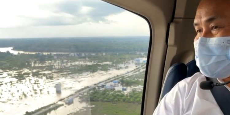 Gubernur Kalteng Pantau Banjir di Katingan Melalui Udara