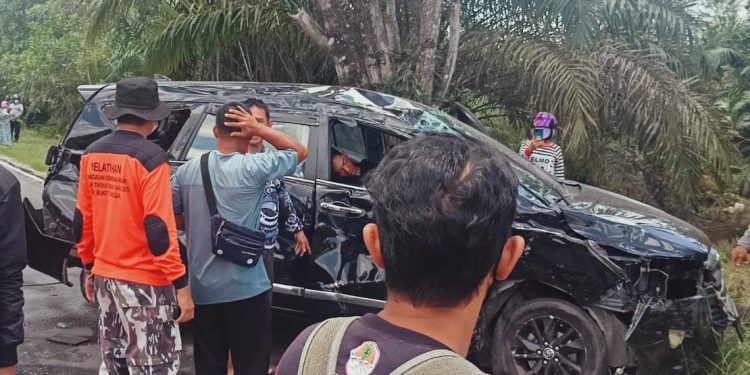 Adu Kuat Grandmax Vs Innova: Dua Kritis, Satu Orang Luka Ringan