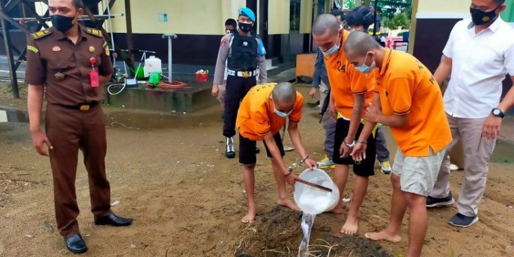 Satres Narkoba Polres Seruyan Musnahkan Shabu 24,52 Gram