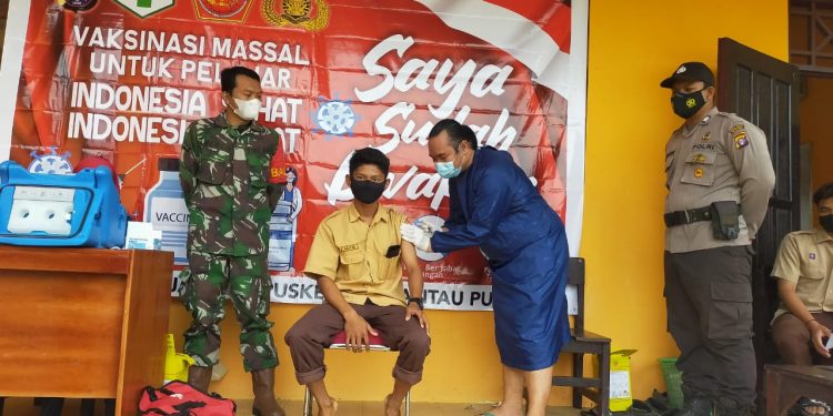 Polsek Seruyan Tengah Pantau dan Amankan Vaksinasi di Masyarakat