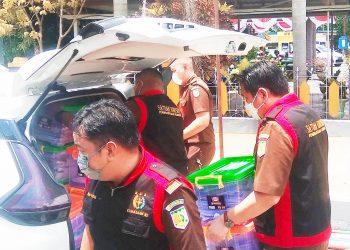 Cari Alat Bukti, Jaksa Obok-obok Kantor KPUD Kapuas