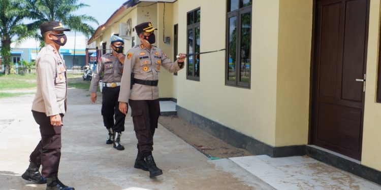 Kapolres Cek Kebersihan Asrama Polisi Polsek Seruyan Hilir