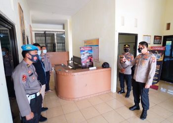 Kapolres Seruyan Didampingi Kasipropam Cek Personil Pospol Bangkal