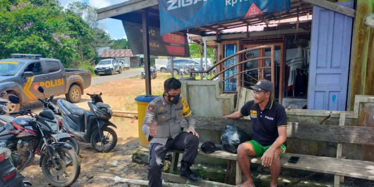 Anggota Polsek Danau Sembuluh Lakukan Sambang ke Warga