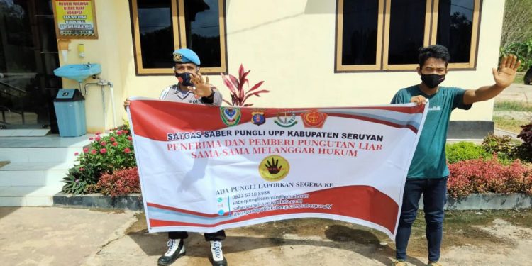 Polsek Danau Sembuluh Sosialisasikan Saber Pungli ke Warga Desa