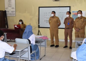 Wagub Tinjau Pencanangan PTM Terbatas SMA/SMK/SLB se-Kalteng