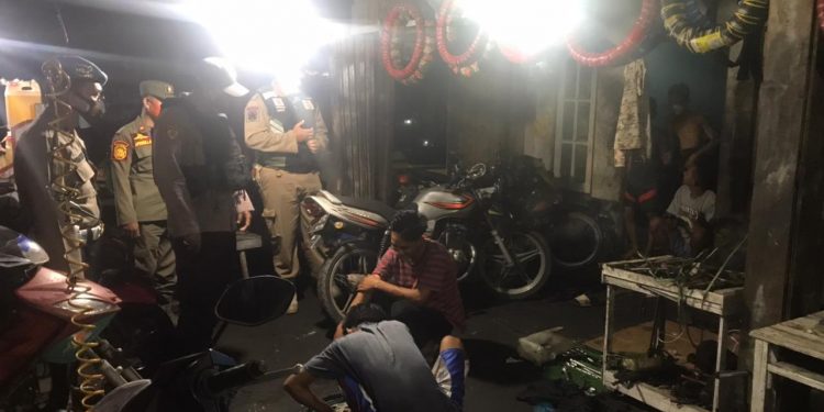 Tim Yustisi Polres Seruyan Himbauan Prokes Pada Masyarakat Kuala Pembuang