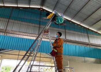 Respon Cepat Tim ERP Evakuasi Remaja Pingsan Saat Pasang Lampu