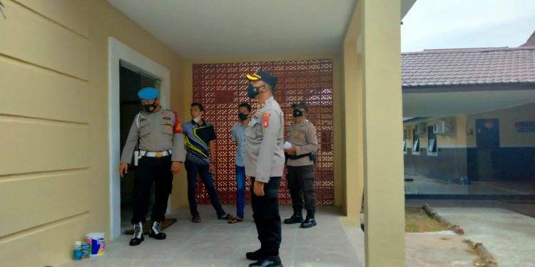 Waka Polres Seruyan Cek Pembangunan Gedung Video Conference