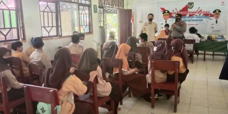 Kasat Binmas Polres Seruyan Himbau Pelajar SMP Menerapkan 5M