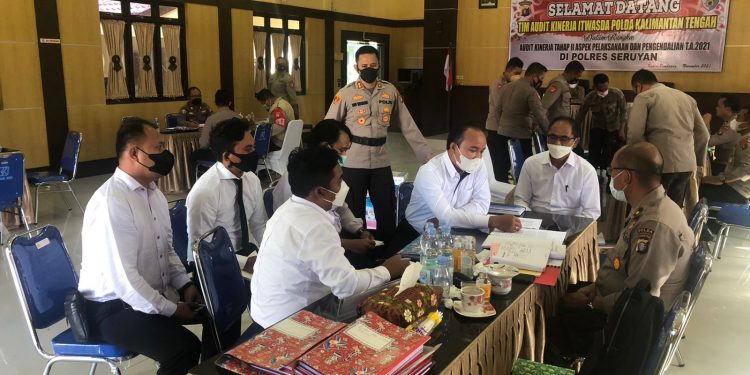 Kapolres Seruyan Monitor Personel Dalam Kegiatan Audit Kinerja   