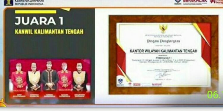 Kanwil Kumham Kalteng Terima Penghargaan Terbaik I