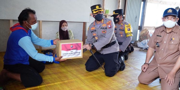Kapolres Seruyan Anjangsana ke Penderita Gangguan Jaringan Otak