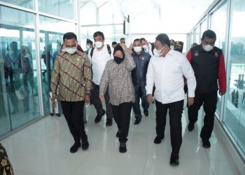 Lagi-lagi, Mensos Tri Rismaharini Tinjau Korban Banjir di Kota Palangka Raya