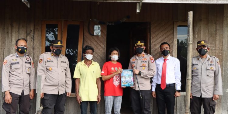 Kapolres Seruyan Anjangsana ke Rumah Peserta yang Pernah Gagal Seleksi Polri