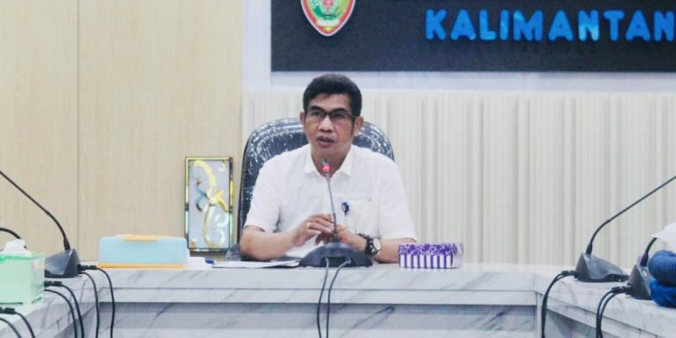 Plt. Kadis Kominfosantik Kalteng Buka Webinar Monev Keterbukaan Informasi Publik