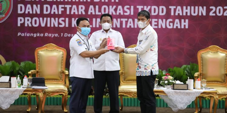Gubernur Kalteng Serahkan DIPA TA 2022