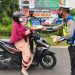 Sat Lantas Polres Seruyan Bagi Masker Untuk Pengguna Jalan