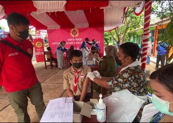 BIN Daerah Kalteng Vaksin Ribuan Pelajar di Kecamatan Parenggean Kabupaten Kotim
