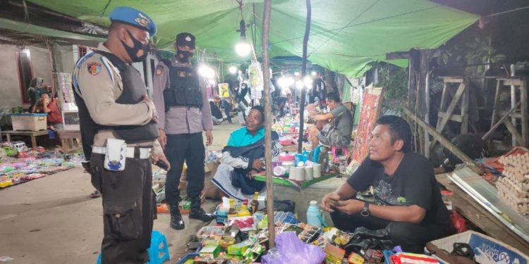 Polisi Hadir dan Amankan Giat Pasar Malam